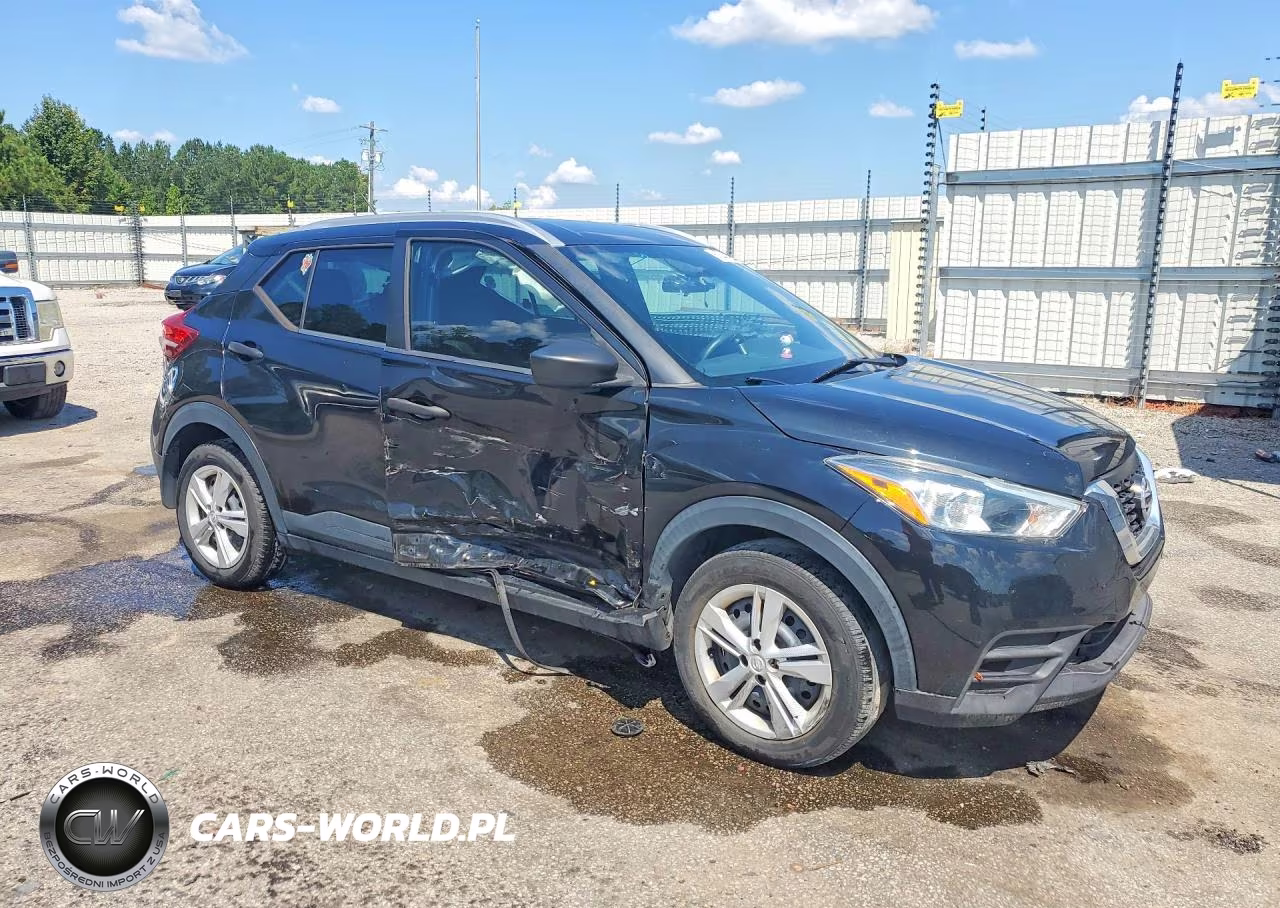 2019 Nissan Kicks S VIN:3N1CP5CU9KL532330 - 4
