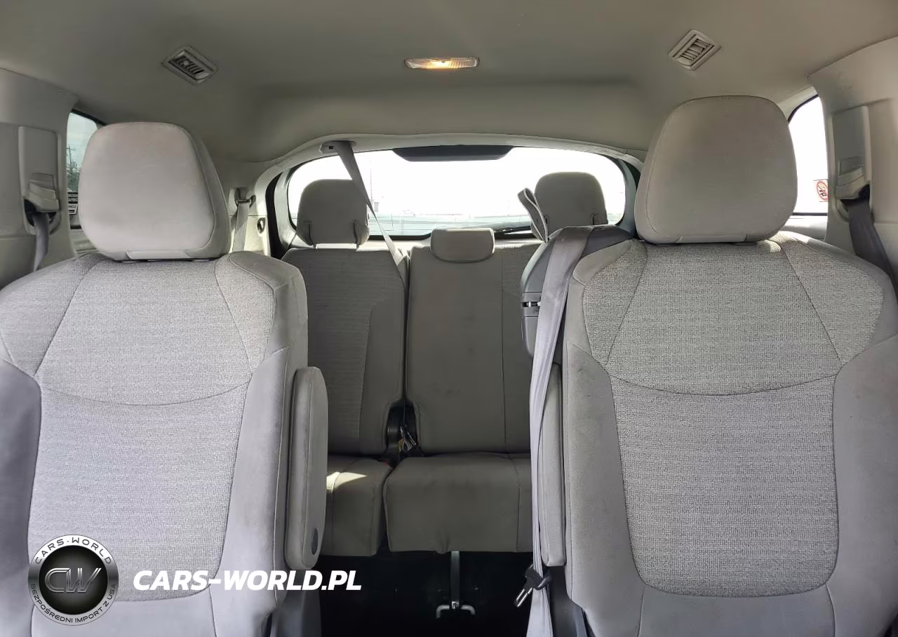 2021 Toyota Sienna Le VIN:5TDKRKEC6MS043743 - 10