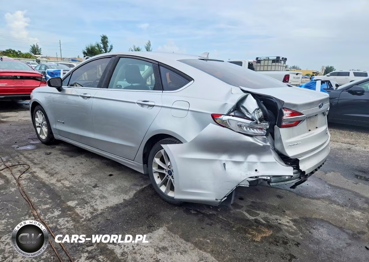 2019 Ford Fusion Se VIN:3FA6P0LU0KR127652 - 2
