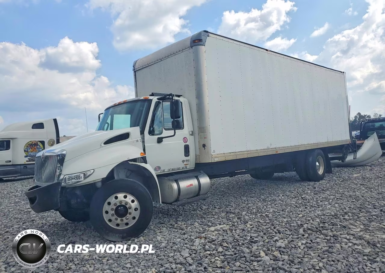 2018 International 4300 Box Truck