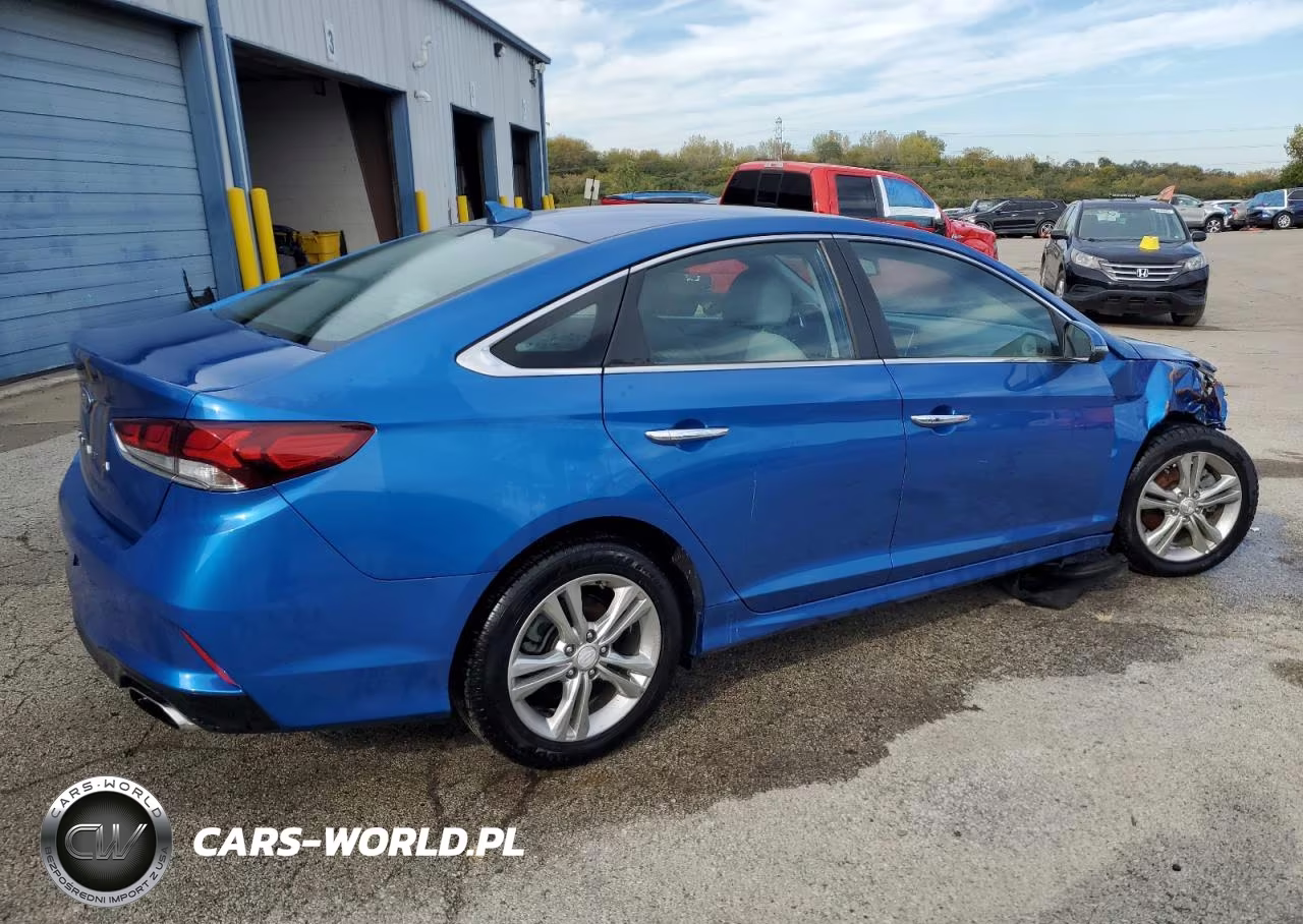 2018 Hyundai Sonata Sport VIN:5NPE34AF8JH645006 - 3