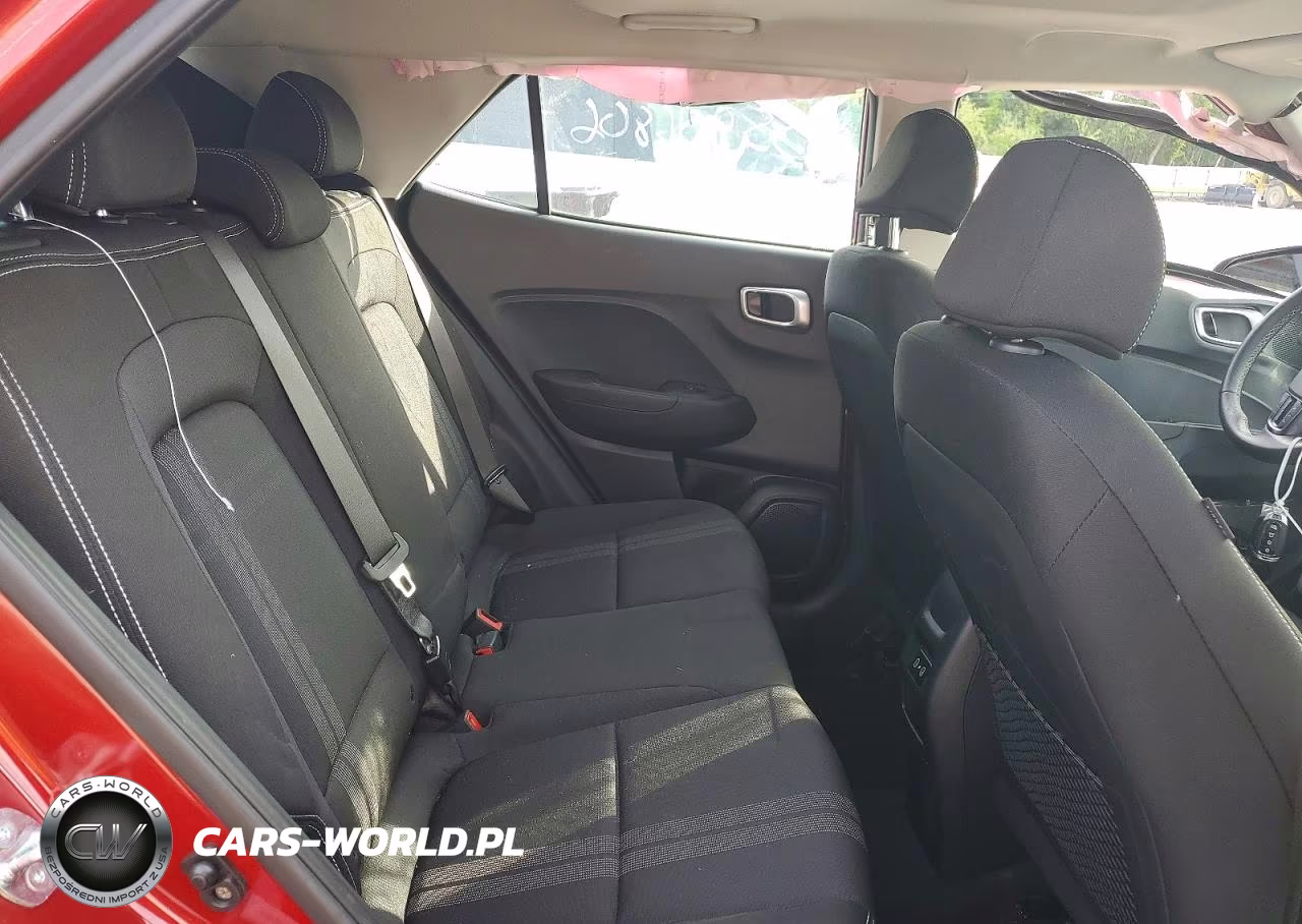 2025 Hyundai Venue Sel VIN:KMHRC8A3XSU372829 - 11