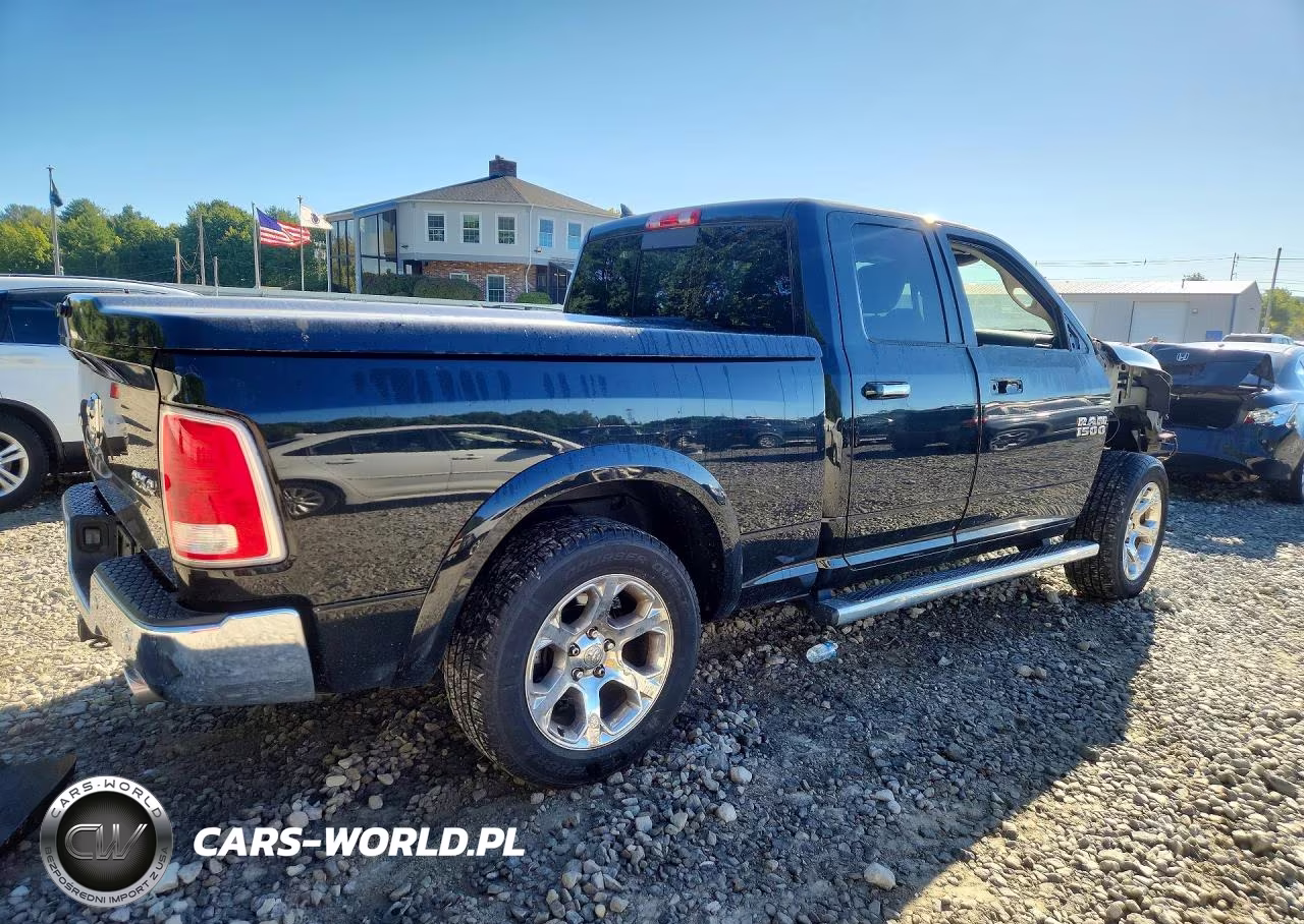 2015 Ram 1500 Laramie VIN:1C6RR7JT4FS681461 - 3