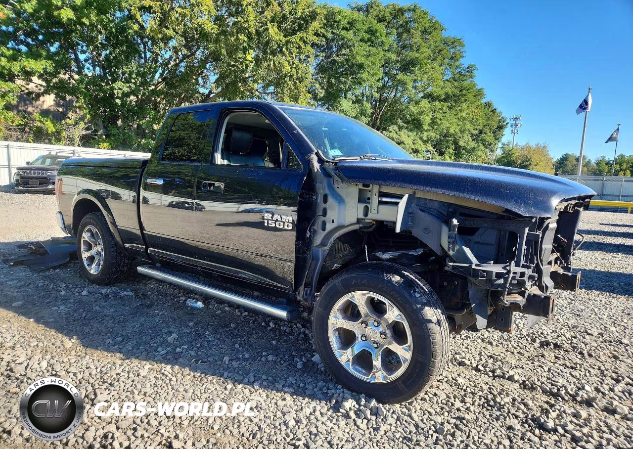 2015 Ram 1500 Laramie VIN:1C6RR7JT4FS681461 - 4