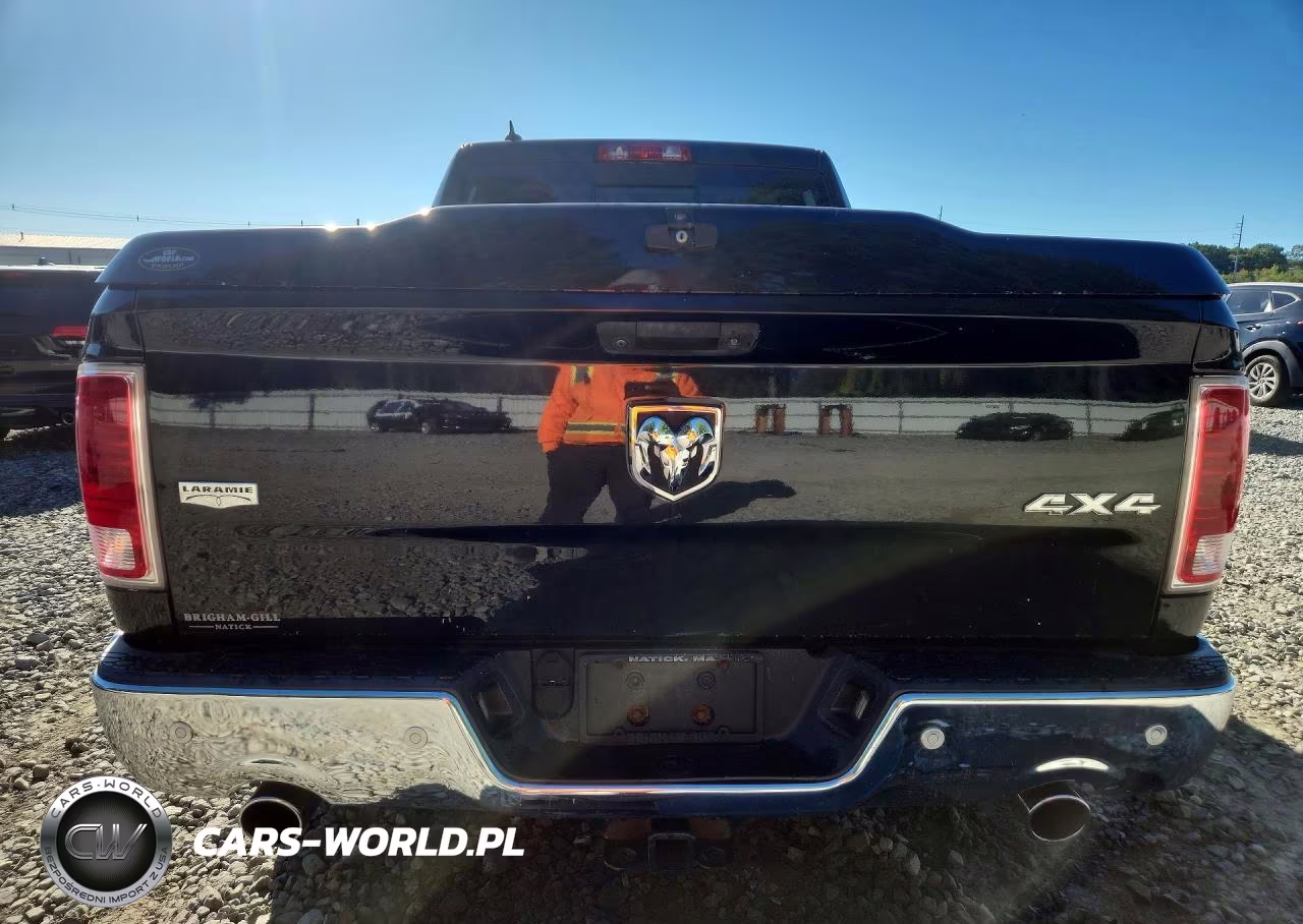 2015 Ram 1500 Laramie VIN:1C6RR7JT4FS681461 - 6