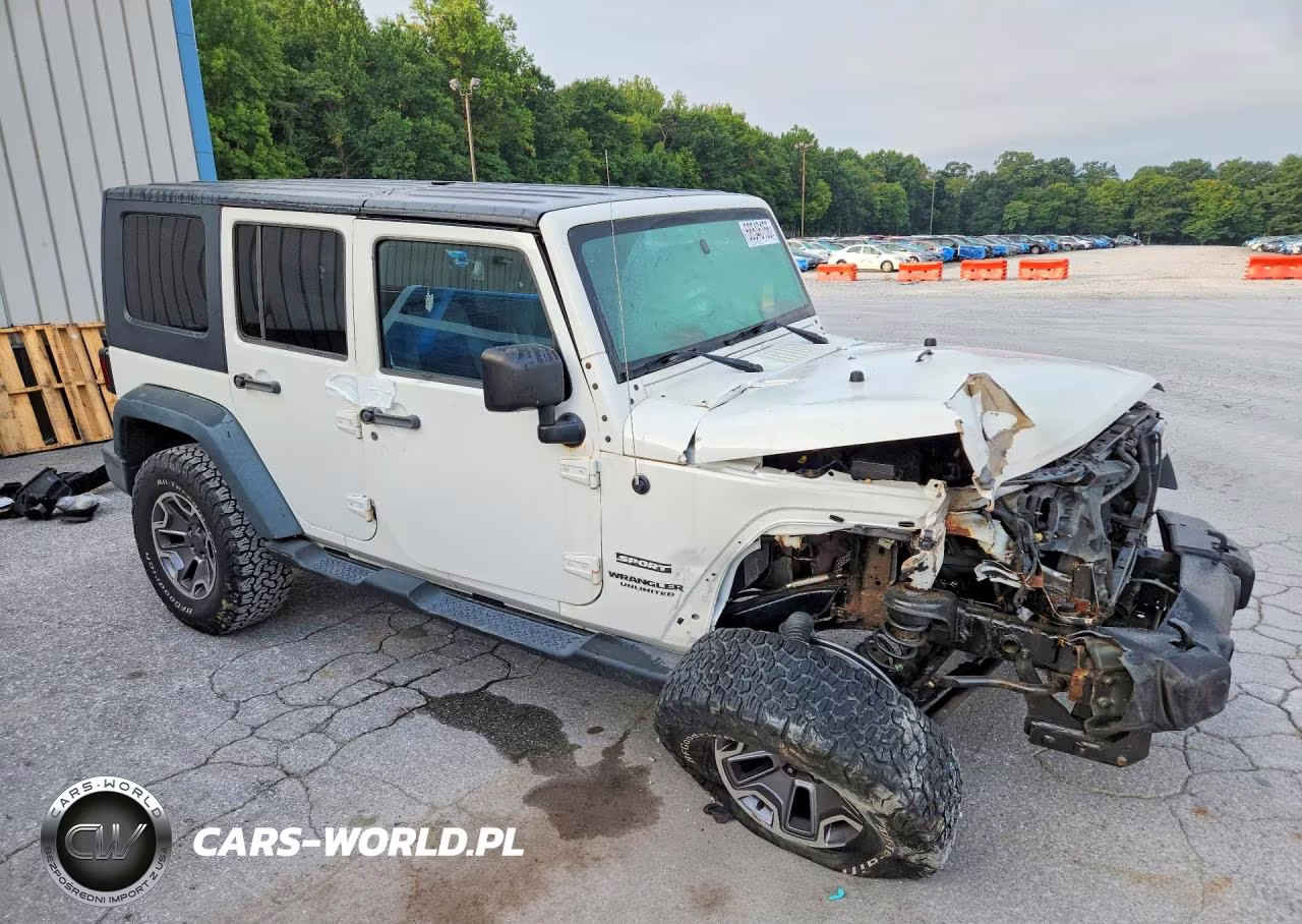 2010 Jeep Wrangler Unlimited Sport VIN:1J4BA3H19AL105022 - 4