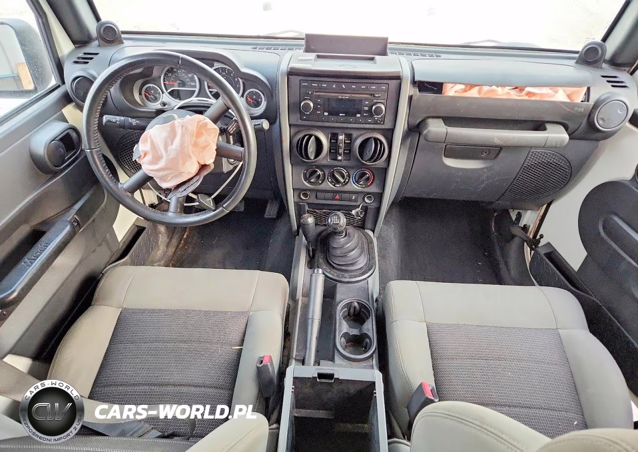 2010 Jeep Wrangler Unlimited Sport VIN:1J4BA3H19AL105022 - 8