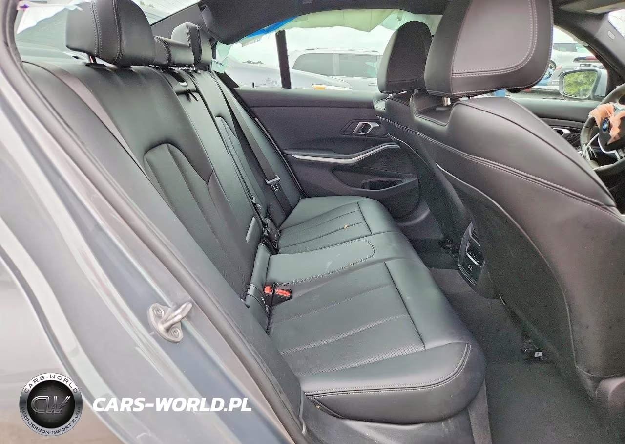 2025 BMW 330I VIN:3MW69CW02S8F10882 - 10