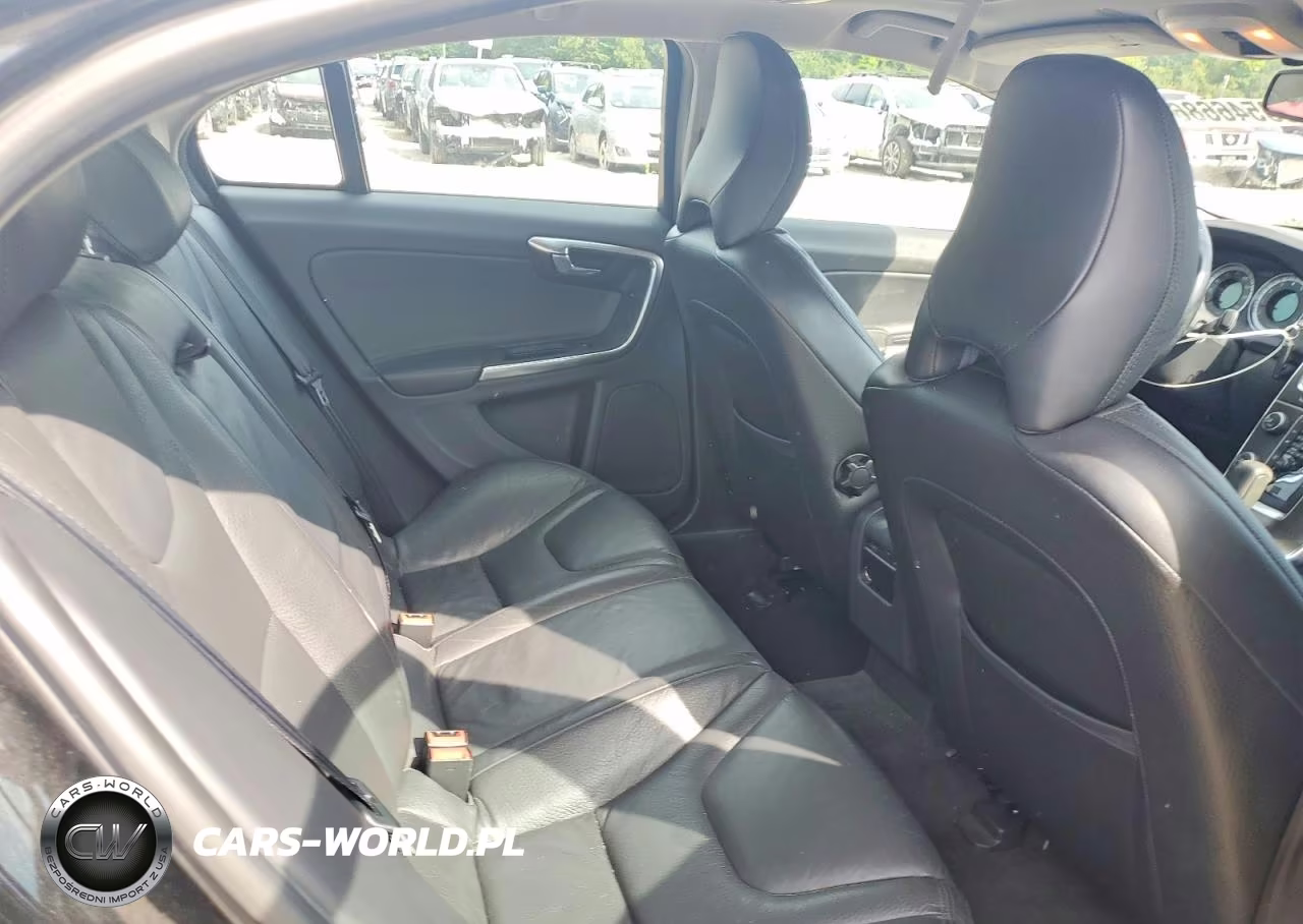 2012 Volvo S60 T5 VIN:YV1622FSXC2113109 - 10