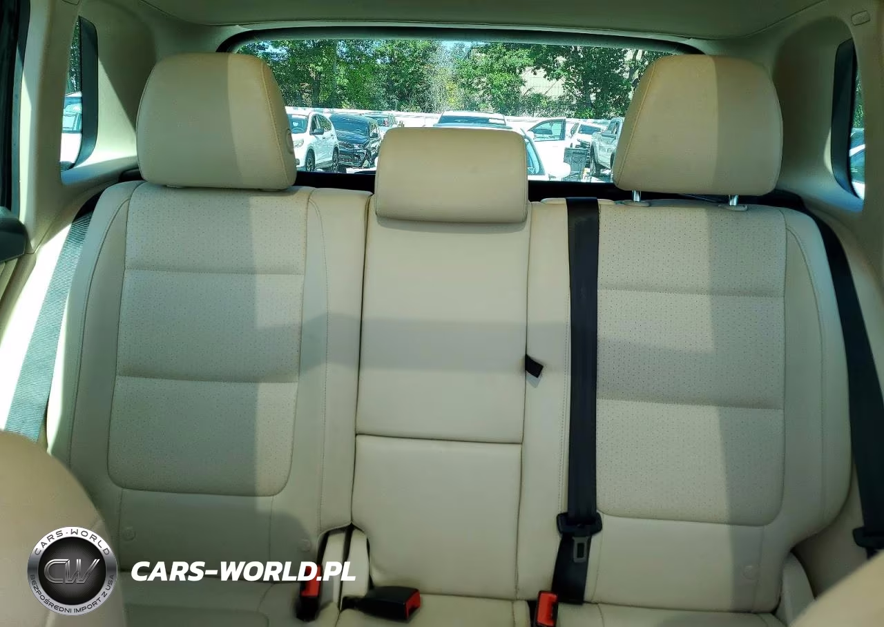 2016 Volkswagen Tiguan S VIN:WVGBV7AX1GW519477 - 10