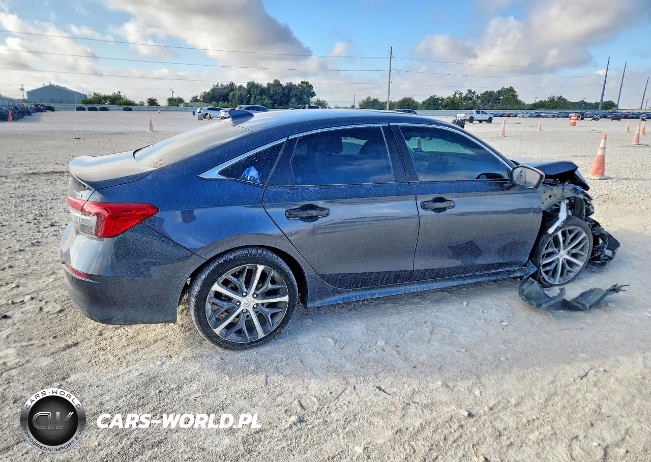 2024 Honda Civic Touring VIN:2HGFE1F91RH305296 - 3