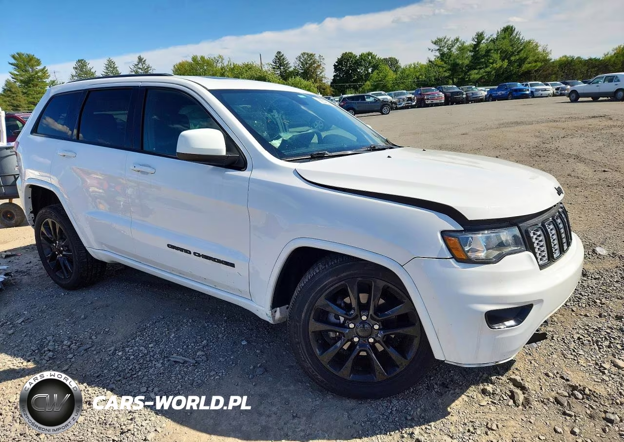 2017 Jeep Grand Cherokee Laredo VIN:1C4RJFAG6HC767820 - 4