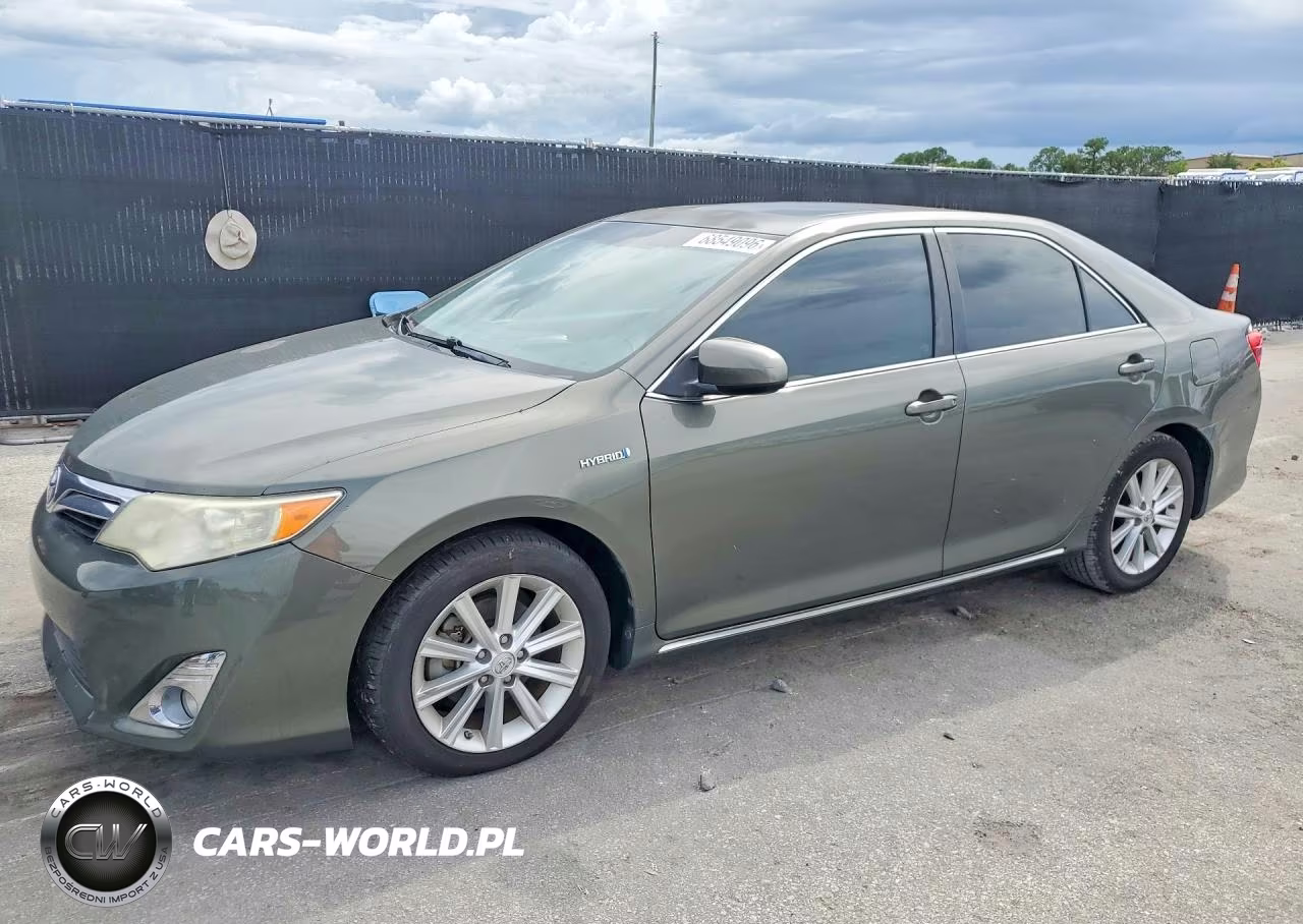 2014 Toyota Camry Hybrid Xle