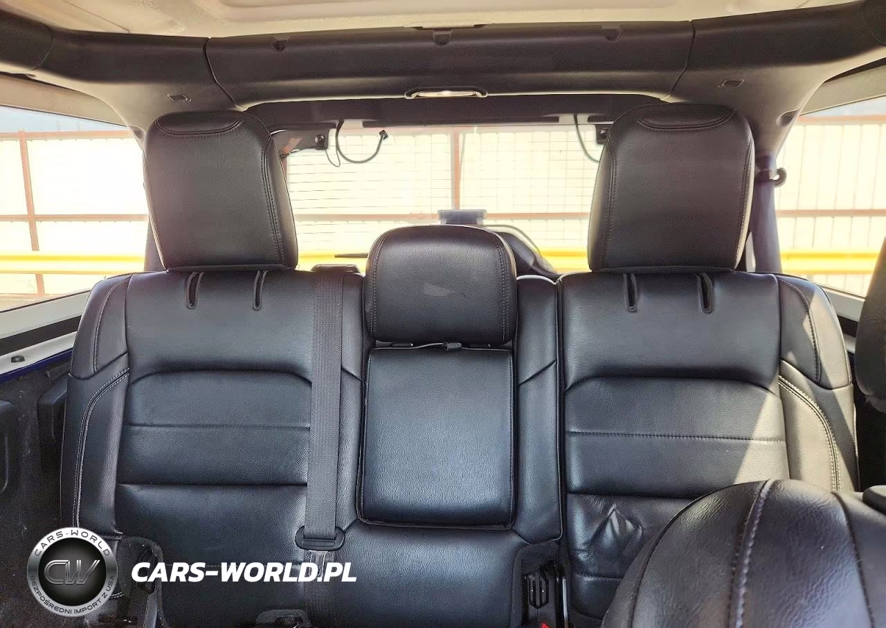 2019 Jeep Wrangler Unlimited Sahara VIN:1C4HJXEN3KW620239 - 10