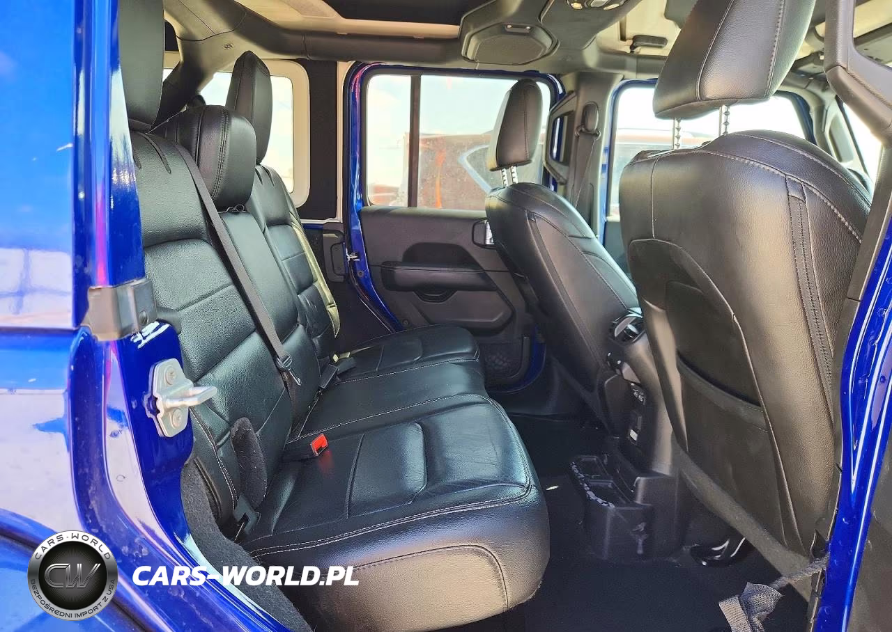 2019 Jeep Wrangler Unlimited Sahara VIN:1C4HJXEN3KW620239 - 11