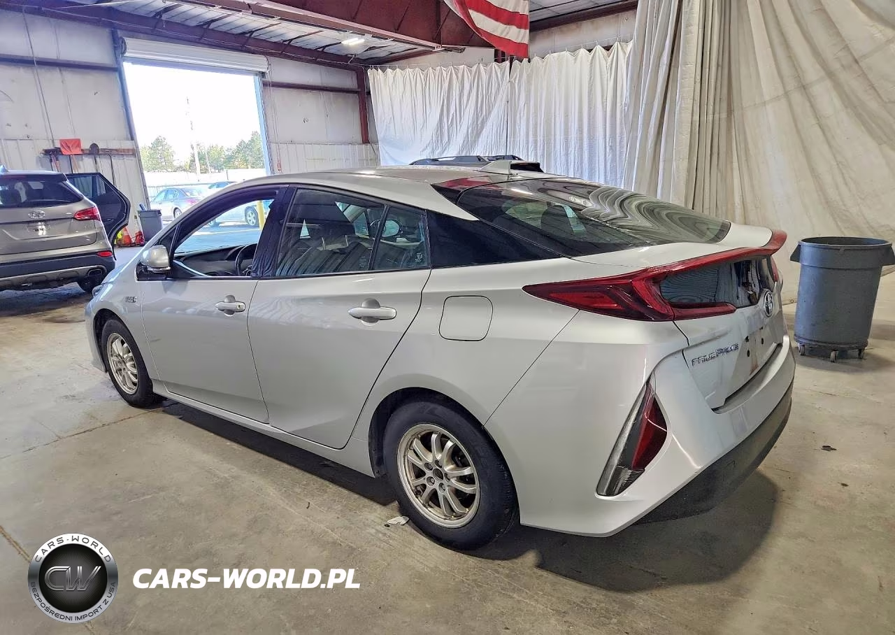 2018 Toyota Prius Prime Plus VIN:JTDKARFP9J3100564 - 2