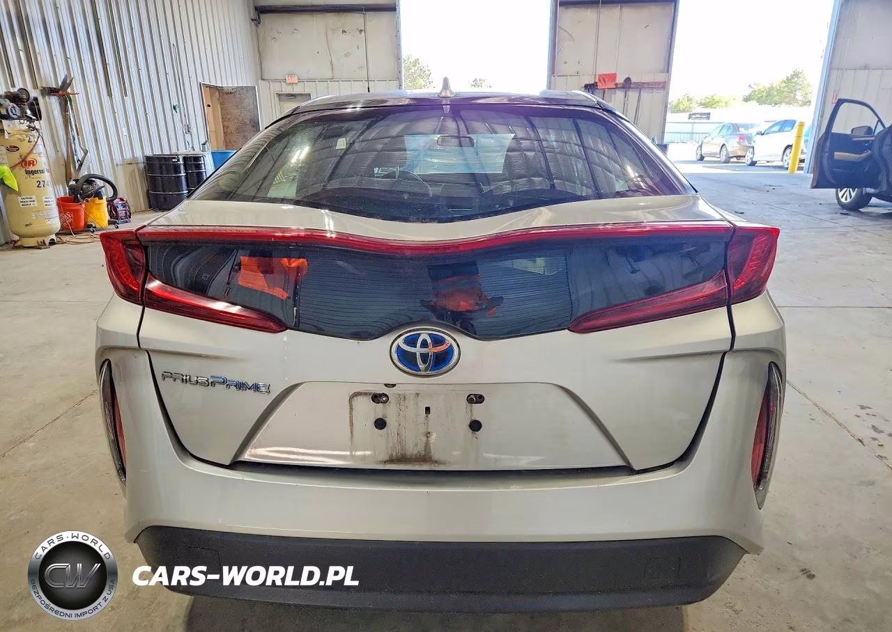 2018 Toyota Prius Prime Plus VIN:JTDKARFP9J3100564 - 6