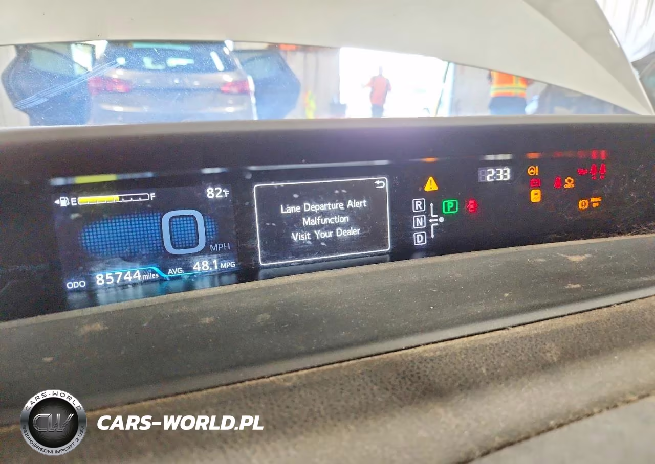 2018 Toyota Prius Prime Plus VIN:JTDKARFP9J3100564 - 9