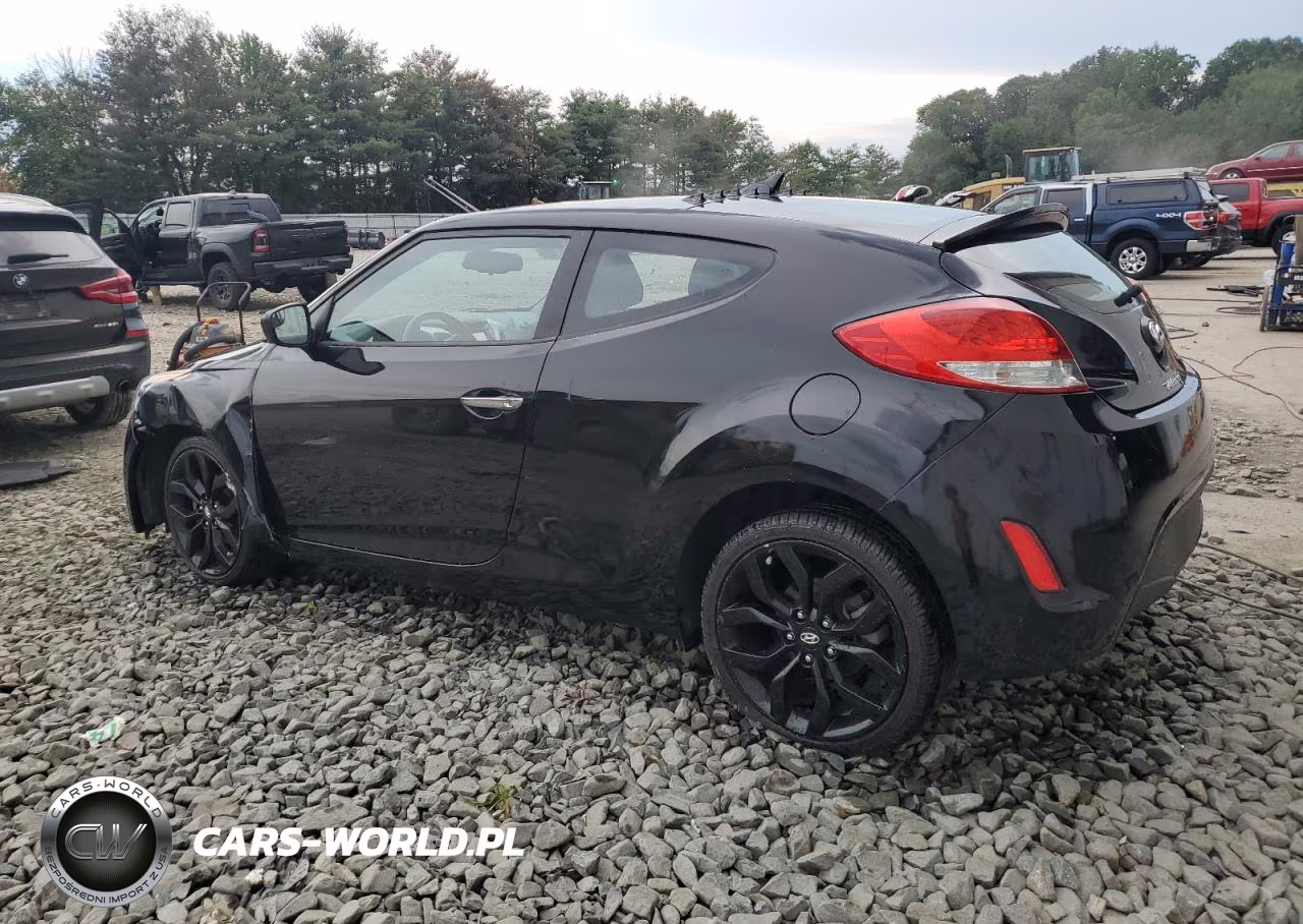 2015 Hyundai Veloster VIN:KMHTC6AD0FU218428 - 2