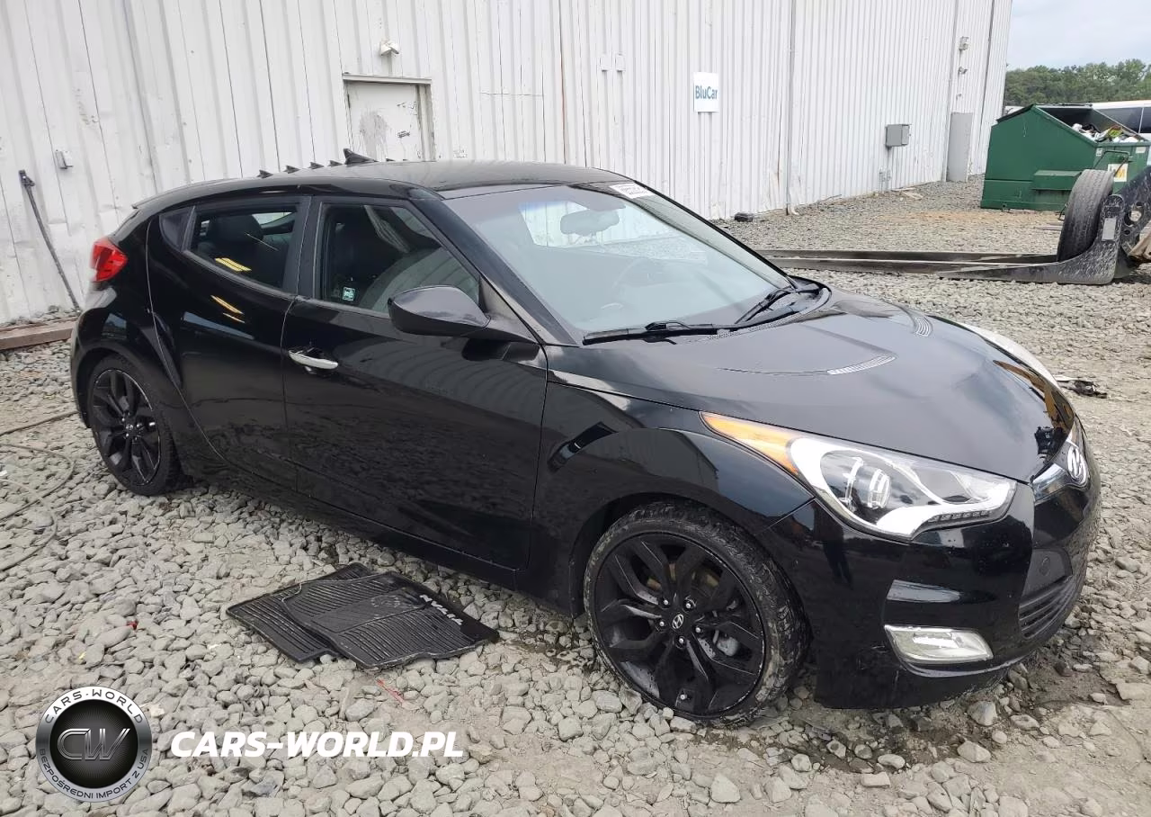 2015 Hyundai Veloster VIN:KMHTC6AD0FU218428 - 4