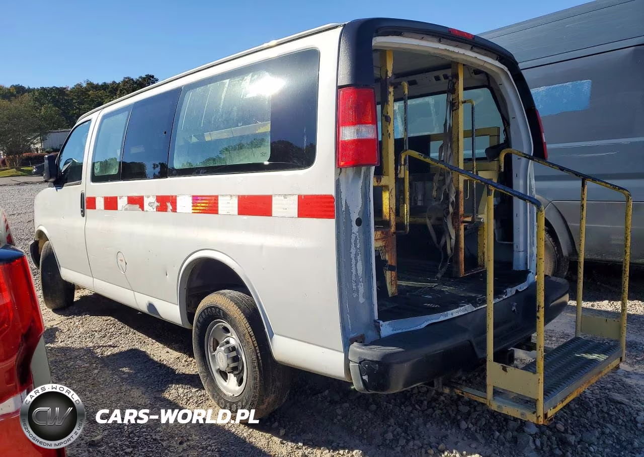 2016 Chevrolet Express G2500 VIN:1GCWGAHF1G1215766 - 2