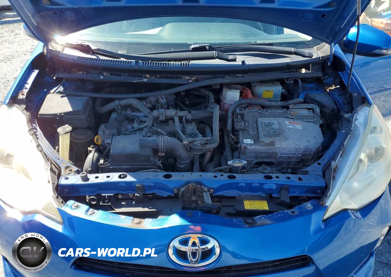 2012 Toyota Prius C Two VIN:JTDKDTB30C1509218 - 11