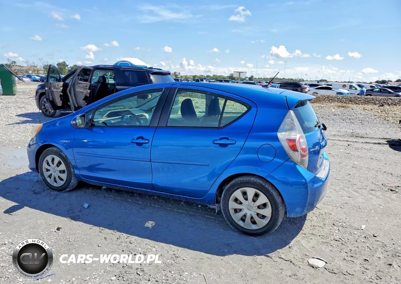 2012 Toyota Prius C Two VIN:JTDKDTB30C1509218 - 2