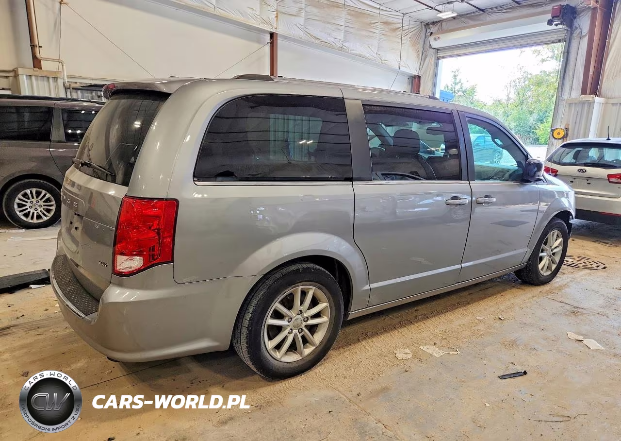 2018 Dodge Grand Caravan Sxt VIN:2C4RDGCG5JR135009 - 3