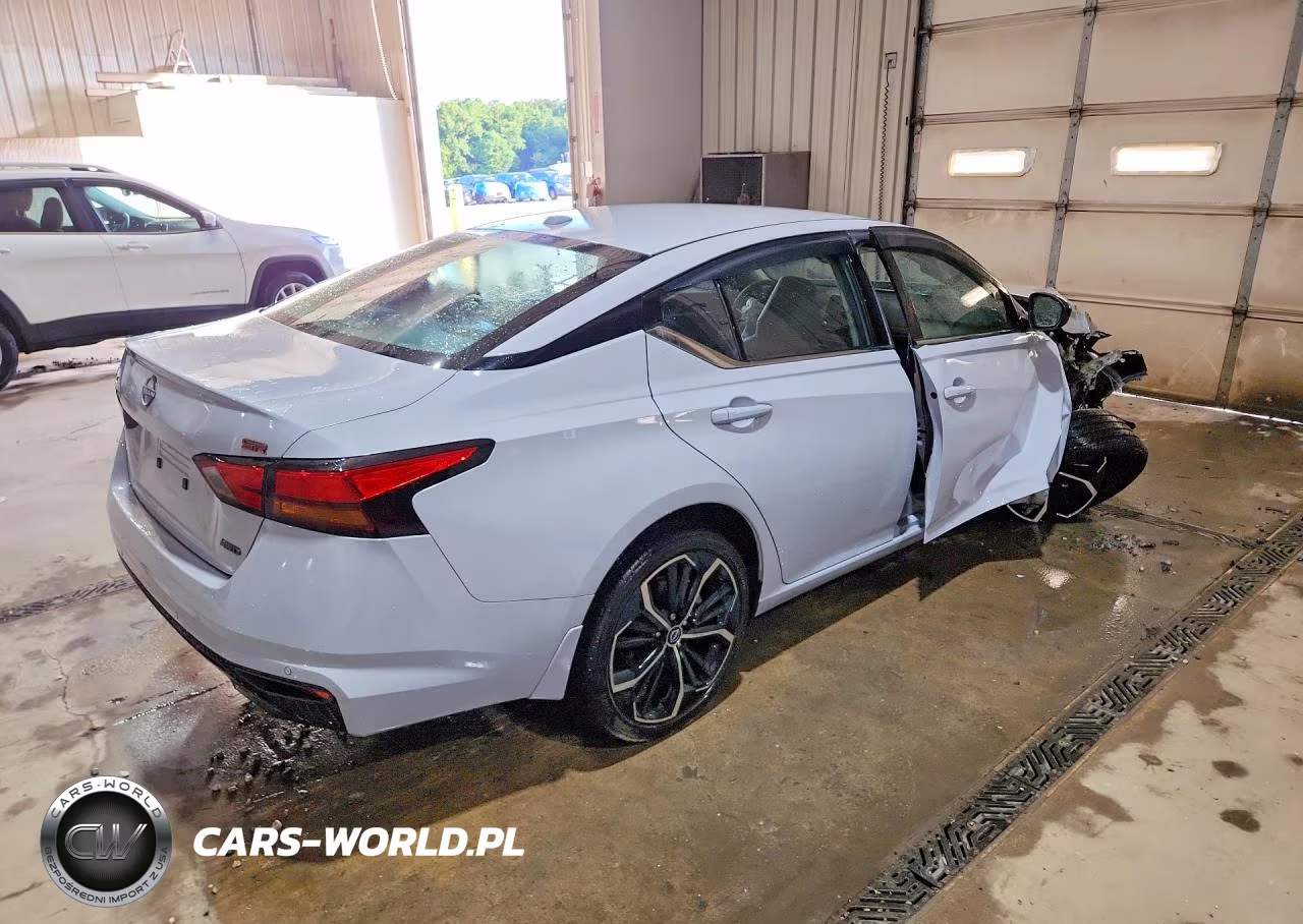 2025 Nissan Altima Sr VIN:1N4BL4CW4SN339881 - 3