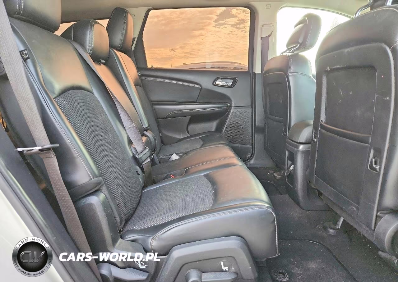 2019 Dodge Journey Crossroad VIN:3C4PDCGGXKT716711 - 11