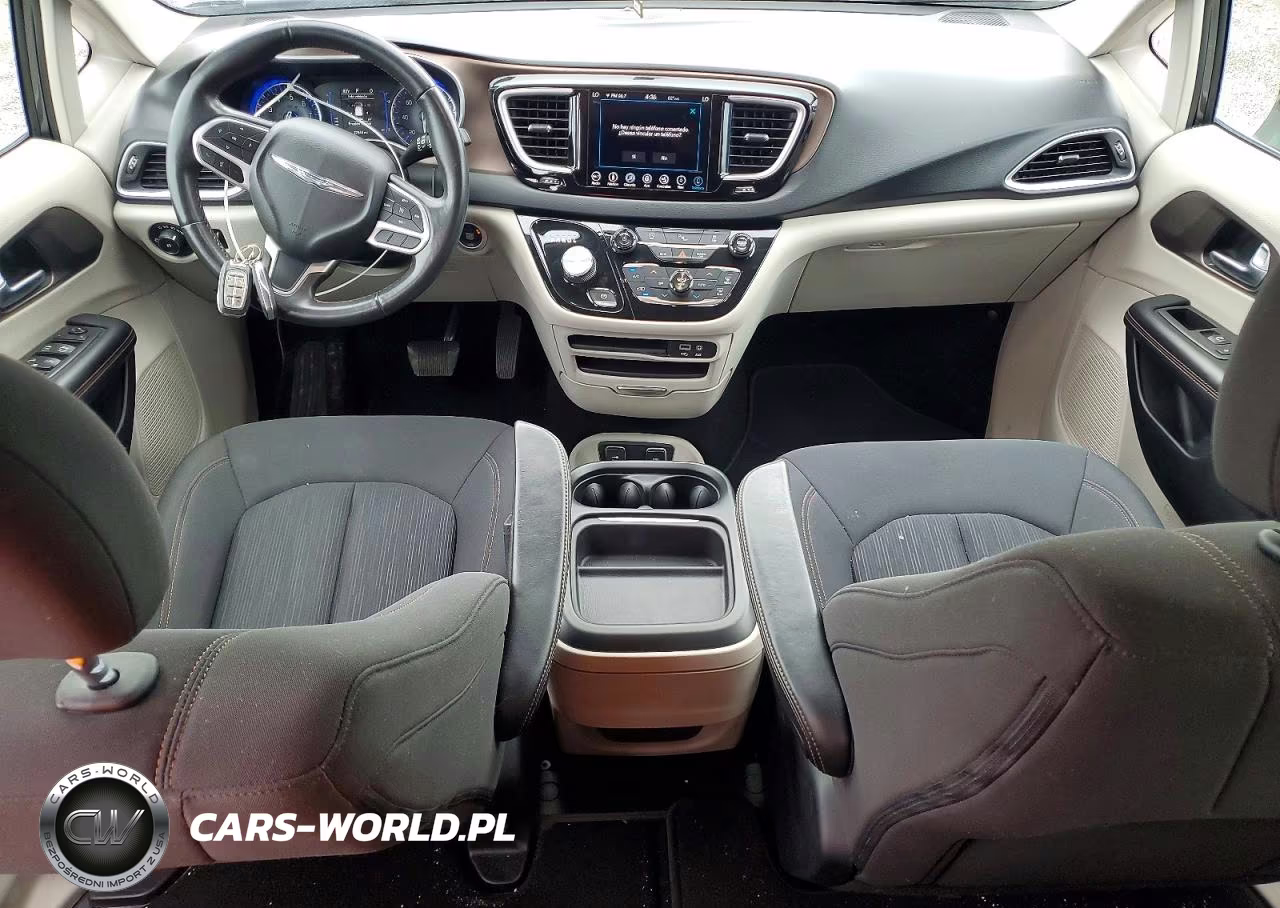 2019 Chrysler Pacifica Touring Plus VIN:2C4RC1FG8KR666718 - 8