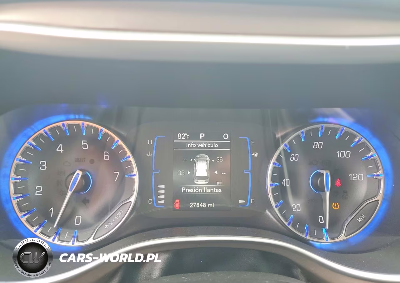 2019 Chrysler Pacifica Touring Plus VIN:2C4RC1FG8KR666718 - 9