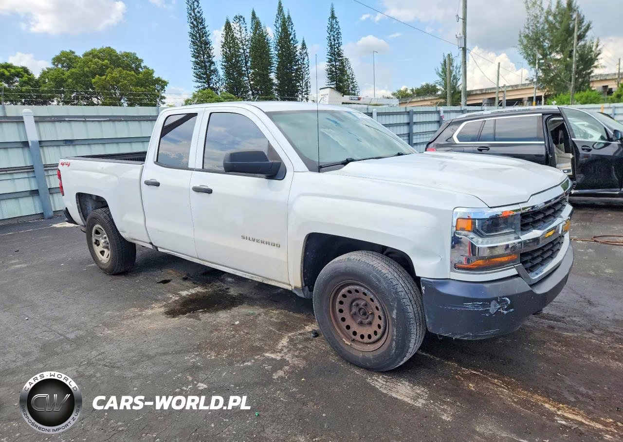 2018 Chevrolet Silverado K1500 VIN:1GCVKNEH8JZ158658 - 4