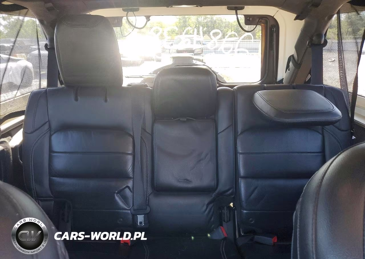 2018 Jeep Wrangler Unlimited Sahara VIN:1C4HJXEG0JW125478 - 10