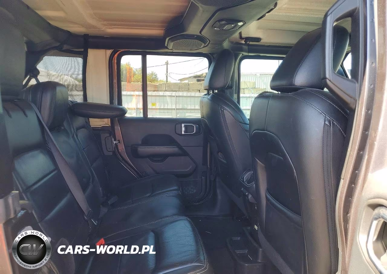 2018 Jeep Wrangler Unlimited Sahara VIN:1C4HJXEG0JW125478 - 11
