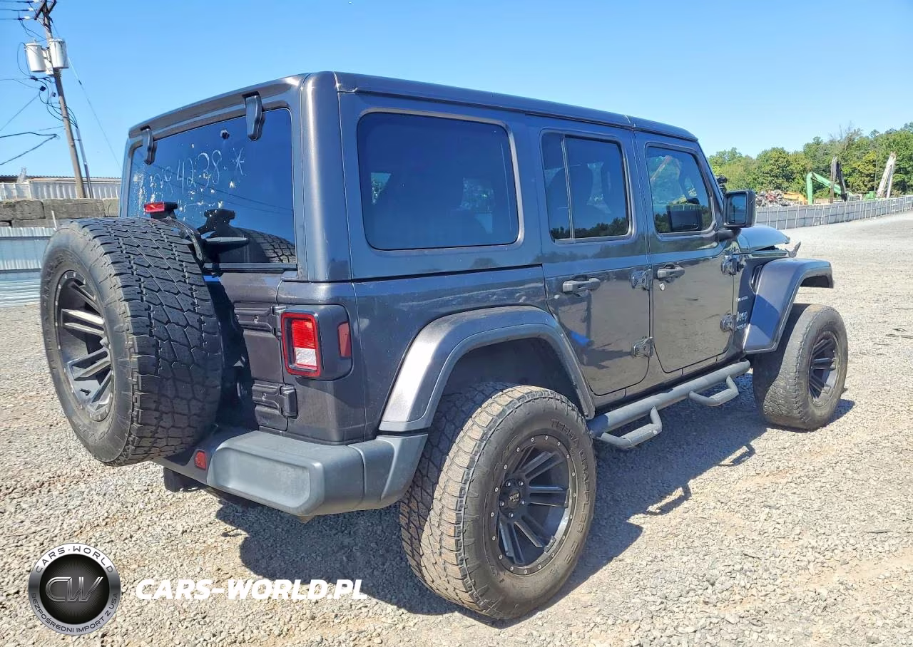 2018 Jeep Wrangler Unlimited Sahara VIN:1C4HJXEG0JW125478 - 3