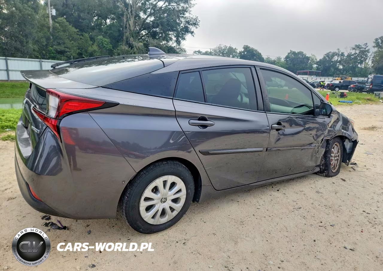 2021 Toyota Prius Le VIN:JTDKAMFU3M3138918 - 3