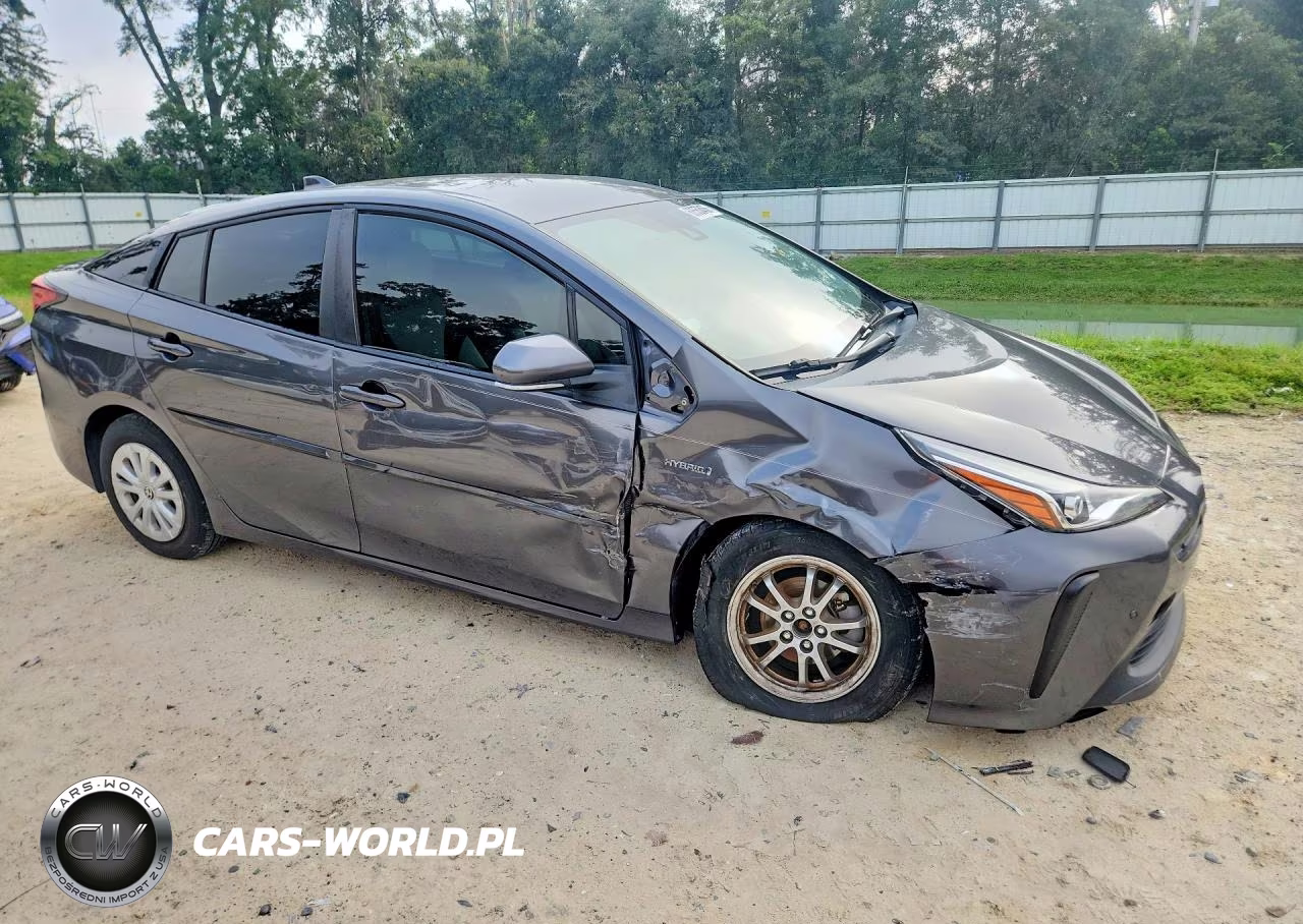 2021 Toyota Prius Le VIN:JTDKAMFU3M3138918 - 4