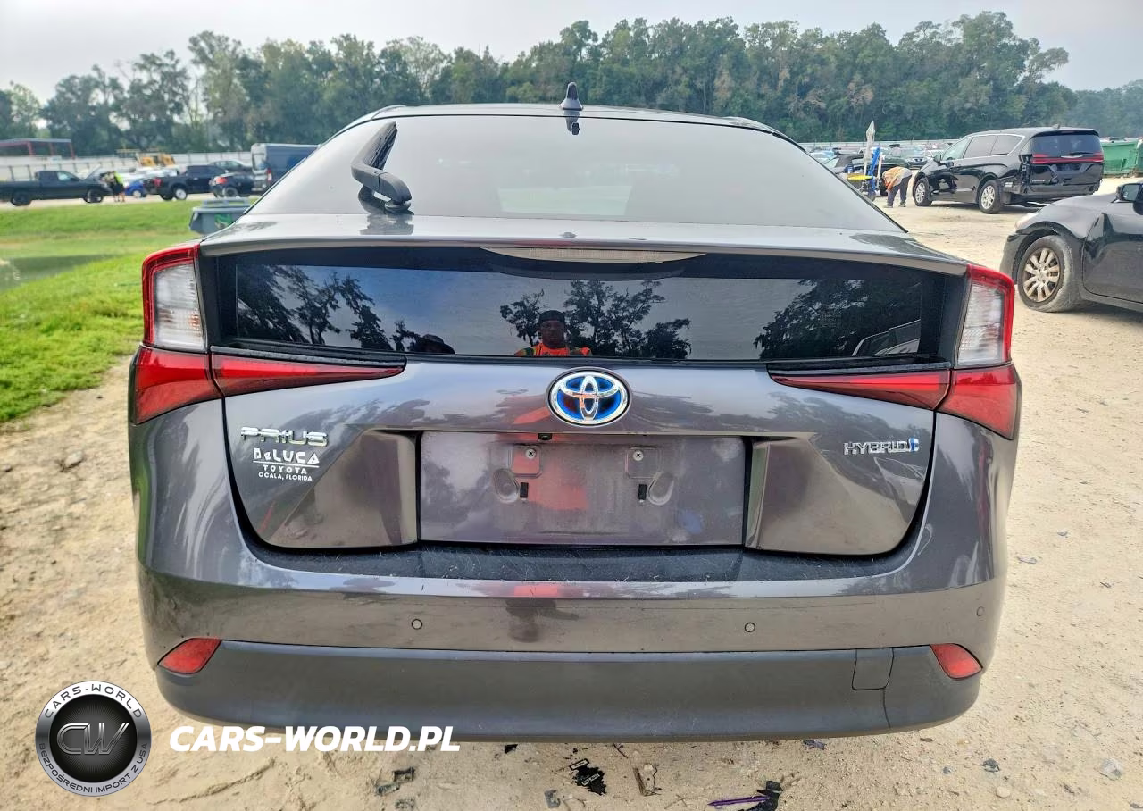 2021 Toyota Prius Le VIN:JTDKAMFU3M3138918 - 6