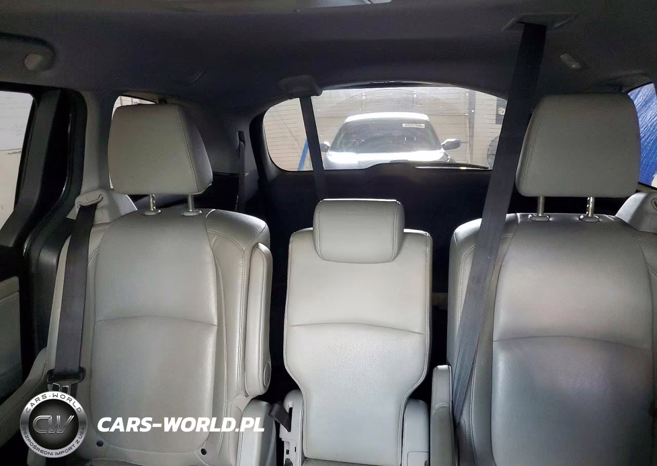 2018 Honda Odyssey Touring VIN:5FNRL6H86JB077549 - 10