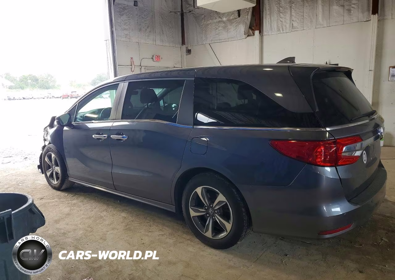 2018 Honda Odyssey Touring VIN:5FNRL6H86JB077549 - 2