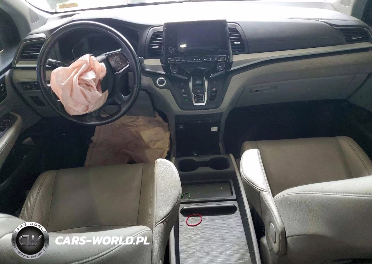 2018 Honda Odyssey Touring VIN:5FNRL6H86JB077549 - 8