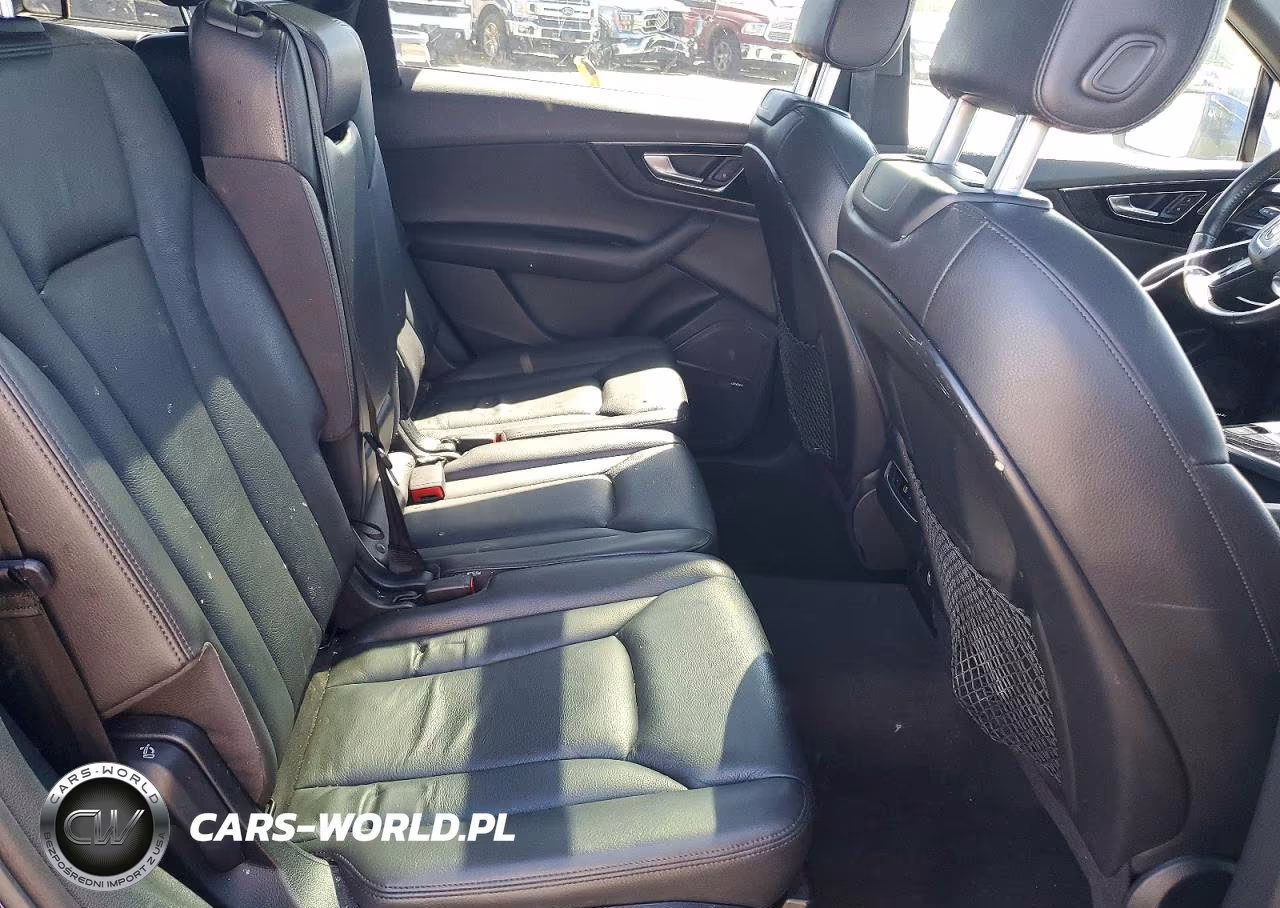 2019 Audi Q7 Premium Plus VIN:WA1LAAF75KD031559 - 11