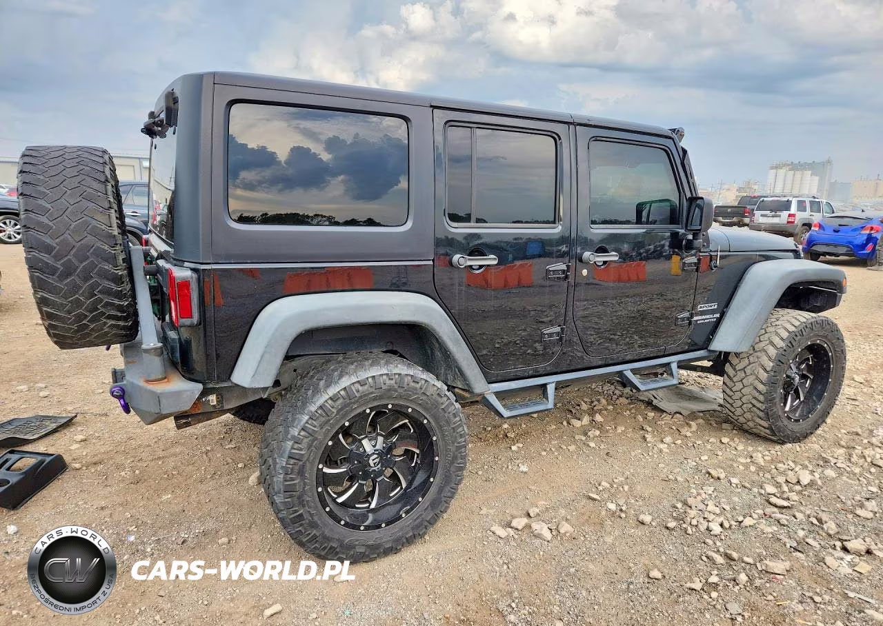 2015 Jeep Wrangler Unlimited Sport VIN:1C4HJWDG1FL521889 - 3
