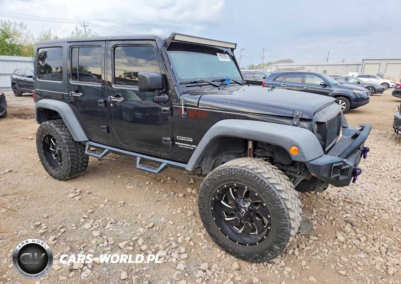 2015 Jeep Wrangler Unlimited Sport VIN:1C4HJWDG1FL521889 - 4
