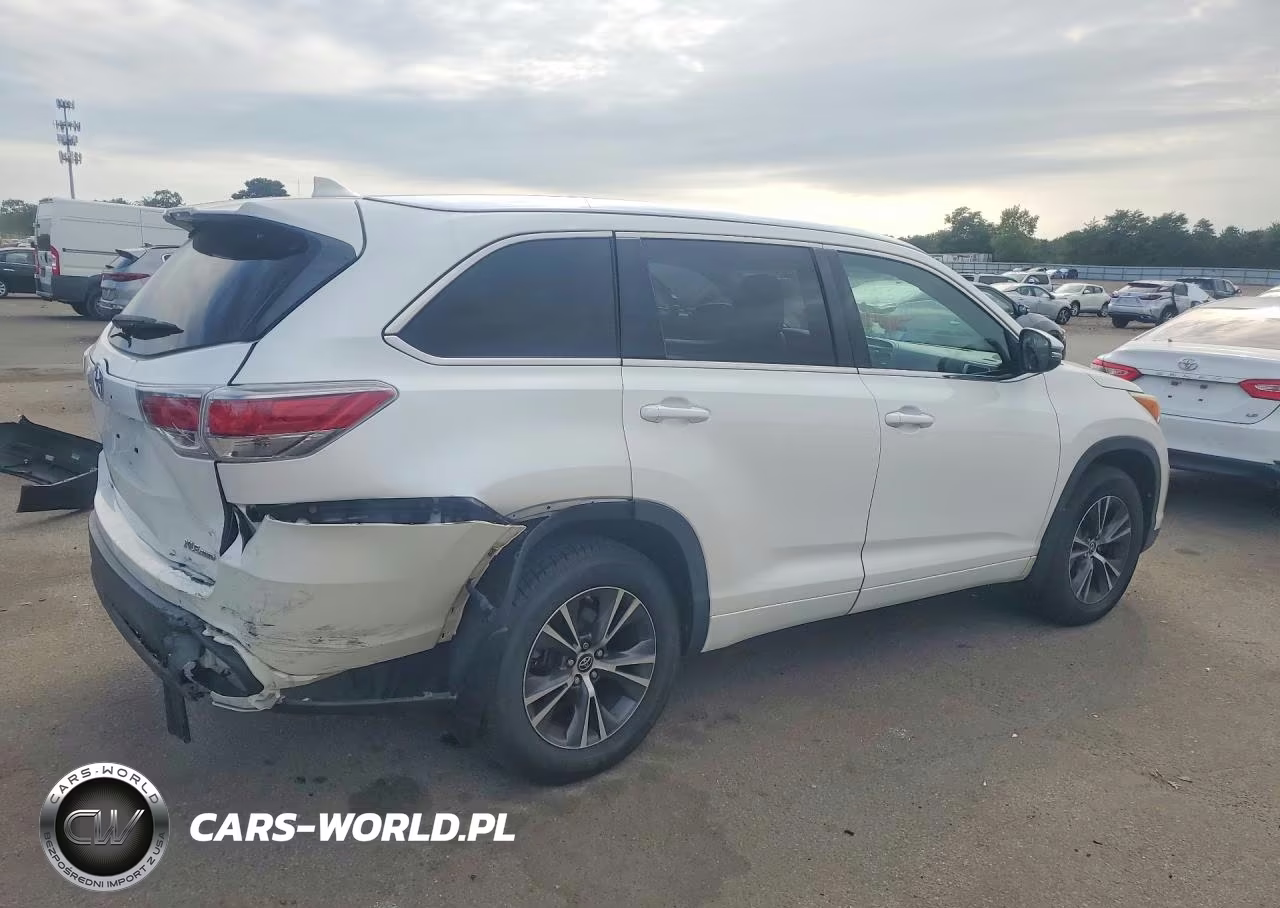 2016 Toyota Highlander Xle VIN:5TDJKRFHXGS318151 - 3