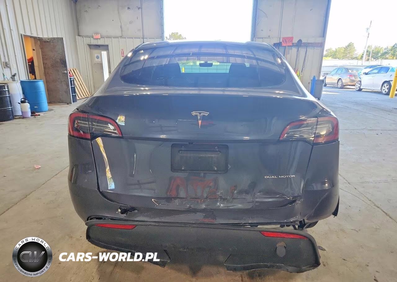 2022 Tesla Model Y VIN:7SAYGDEE1NA017196 - 6