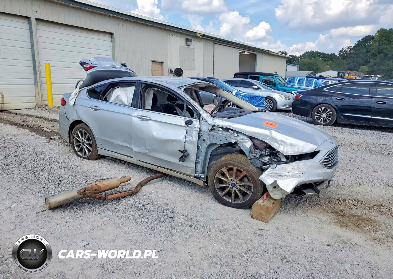 2017 Ford Fusion Se VIN:3FA6P0HD4HR371869 - 4