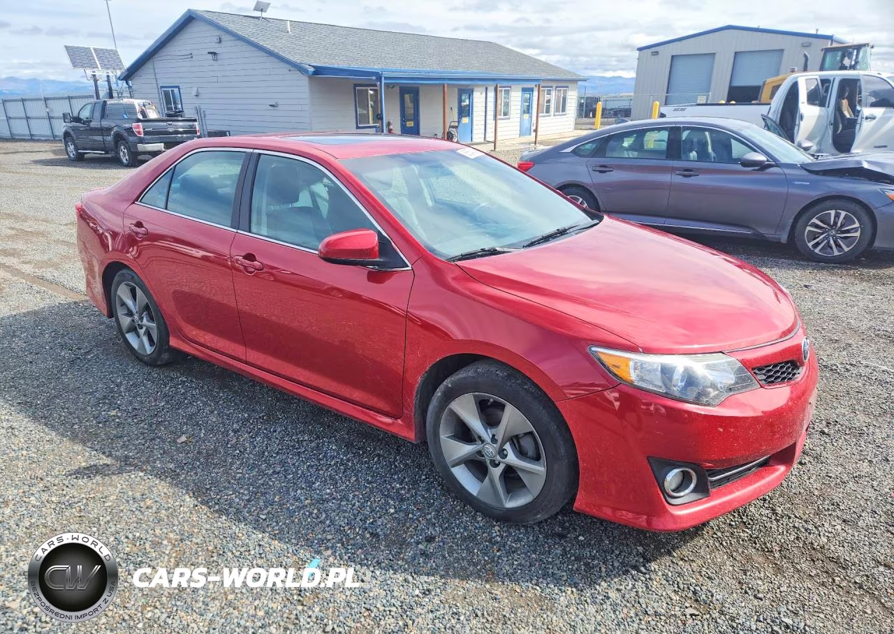 2014 Toyota Camry Se Sport VIN:4T1BF1FK6EU847932 - 4