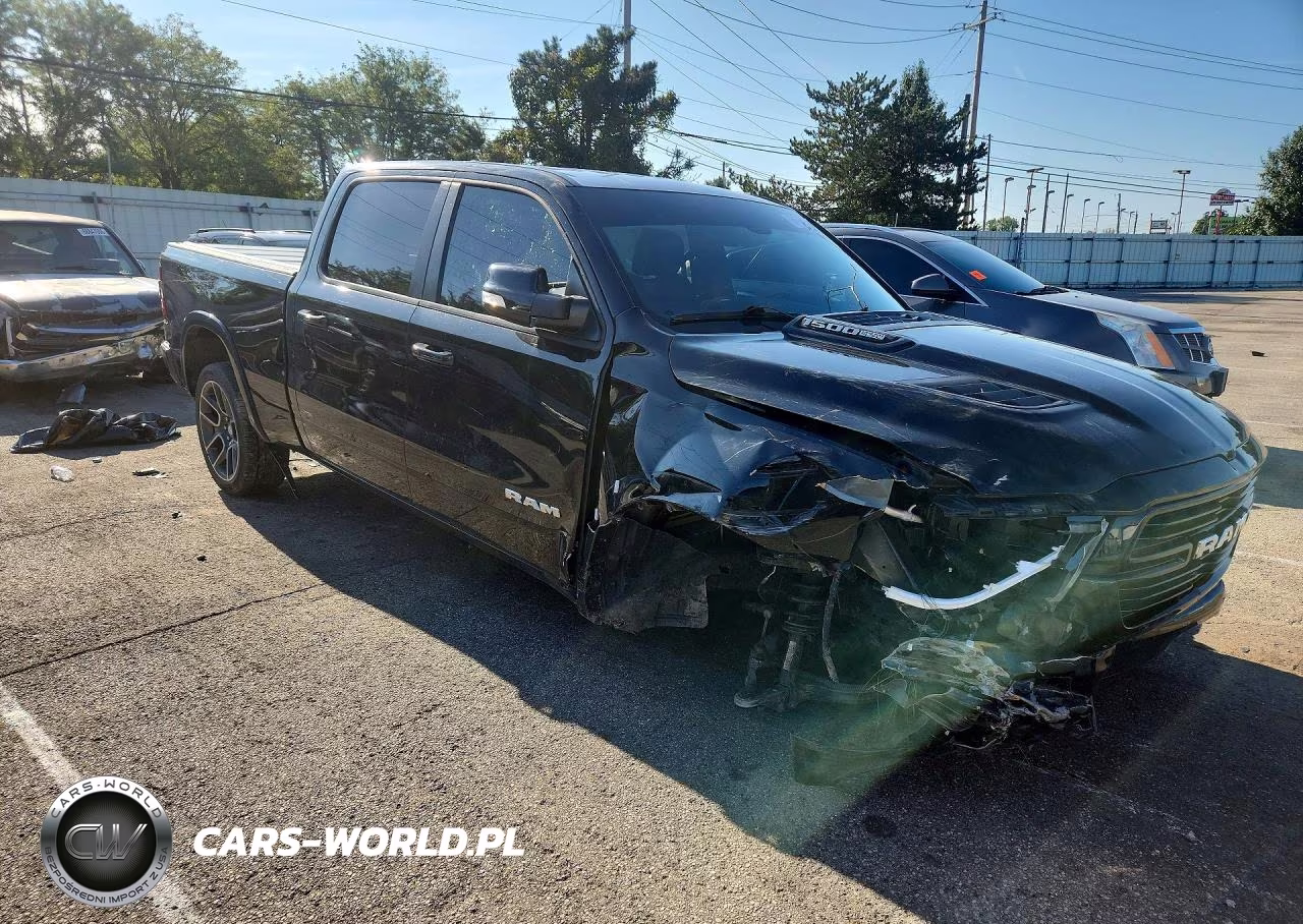2020 Ram 1500 Laramie VIN:1C6SRFRT8LN417220 - 4
